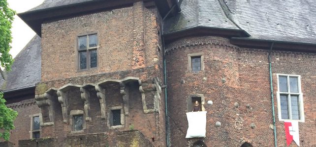 Sagenhaft! Zauberhaft! Märchenhaft! Ausstellung in der Burg Linn in Krefeld Sagenhaft! Zauberhaft! Märchenhaft! Ausstellung in der Burg Linn in Krefeld
